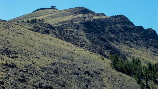 Trail up Mt Washburn