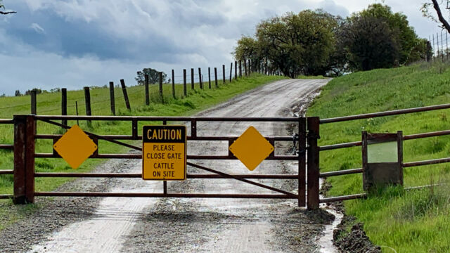 First gate, make sure you don't park close to this. Cross over the style to the left side First gate, make sure you don't park close to this. Cross over the style to the left side